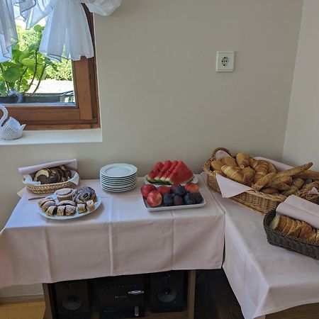 Gruendner Vendeghaz Bed & Breakfast Siófok Exterior foto