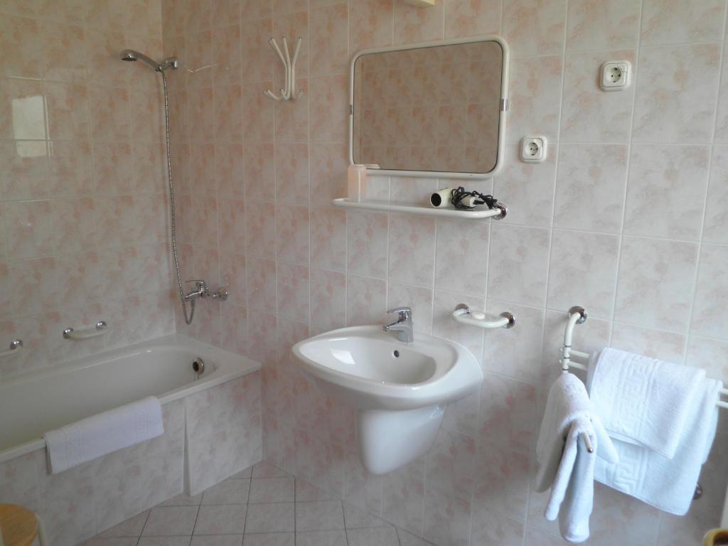 Gruendner Vendeghaz Bed & Breakfast Siófok Cameră foto