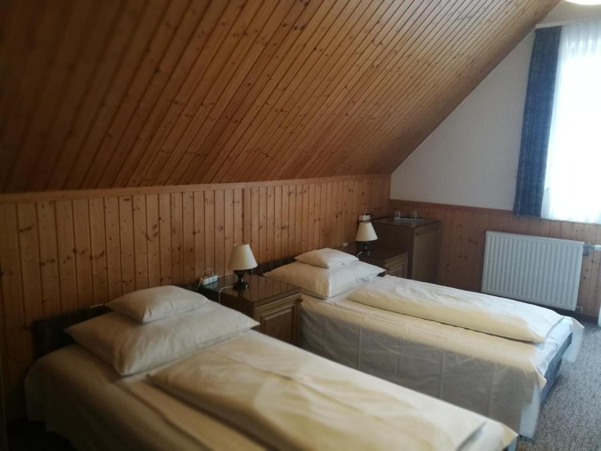 Gruendner Vendeghaz Bed & Breakfast Siófok Exterior foto