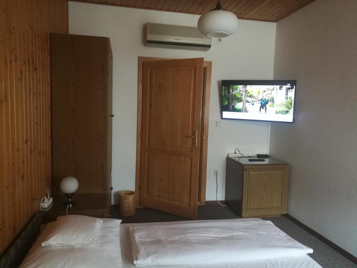 Gruendner Vendeghaz Bed & Breakfast Siófok Exterior foto