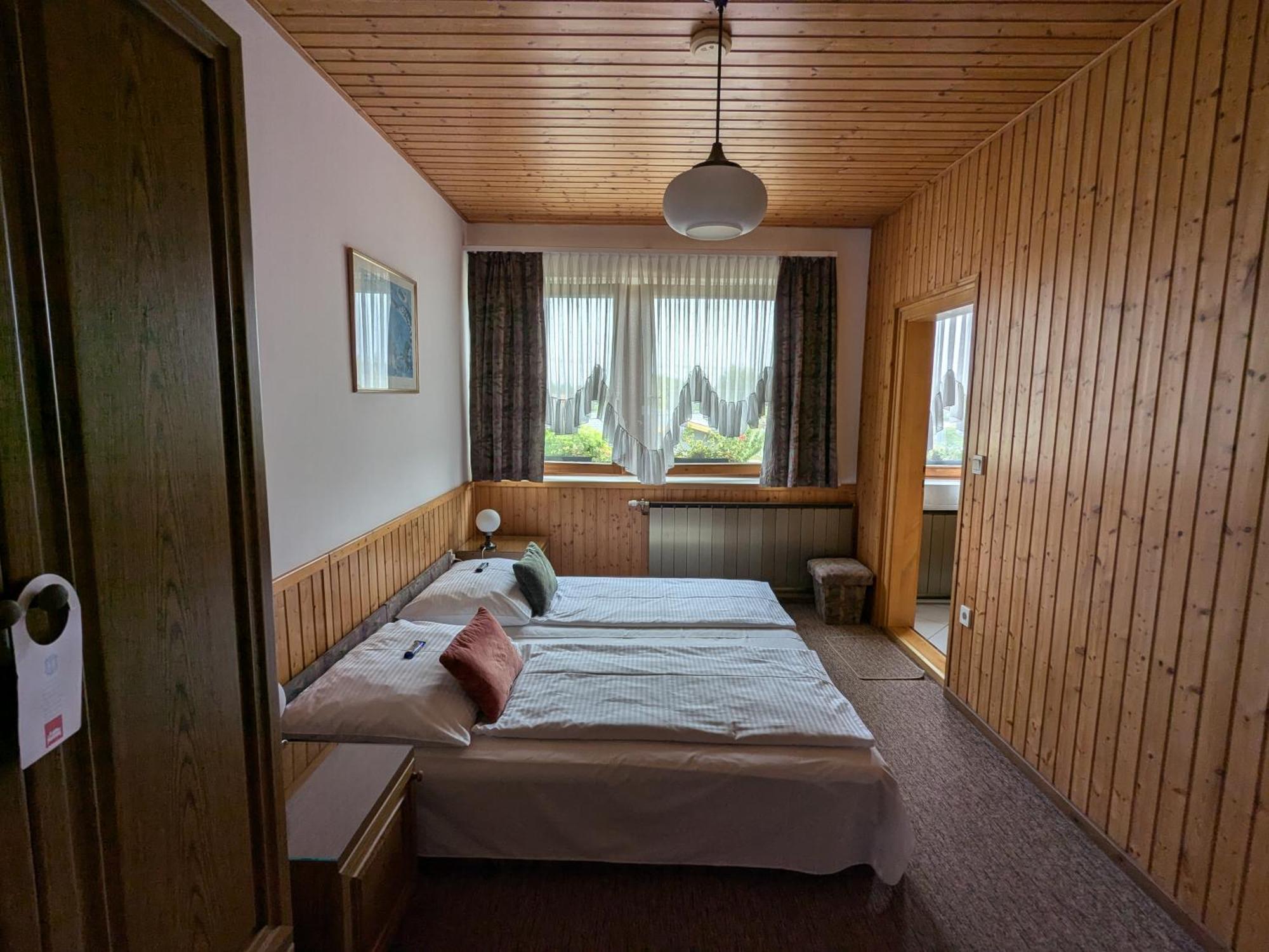 Gruendner Vendeghaz Bed & Breakfast Siófok Exterior foto