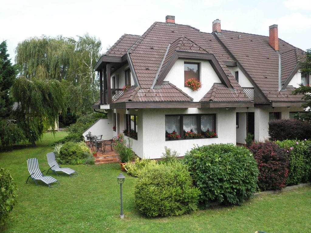 Gruendner Vendeghaz Bed & Breakfast Siófok Exterior foto