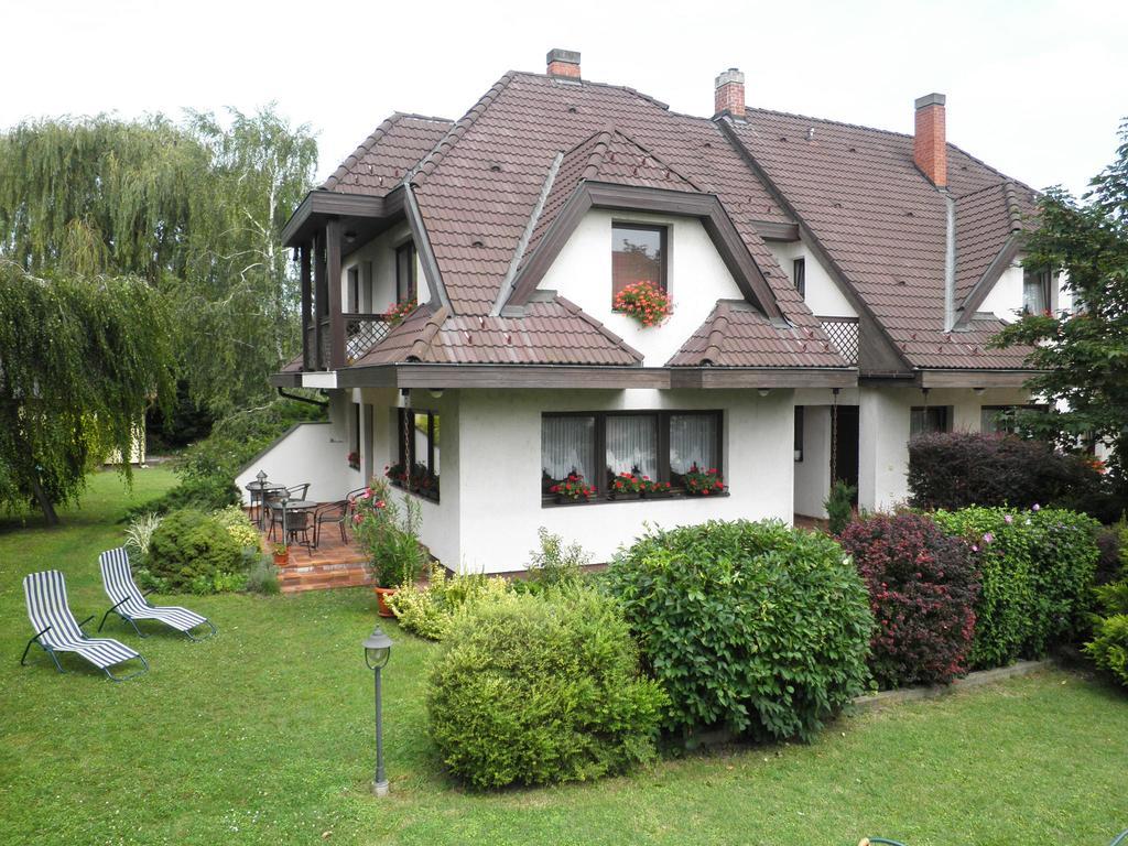 Gruendner Vendeghaz Bed & Breakfast Siófok Exterior foto