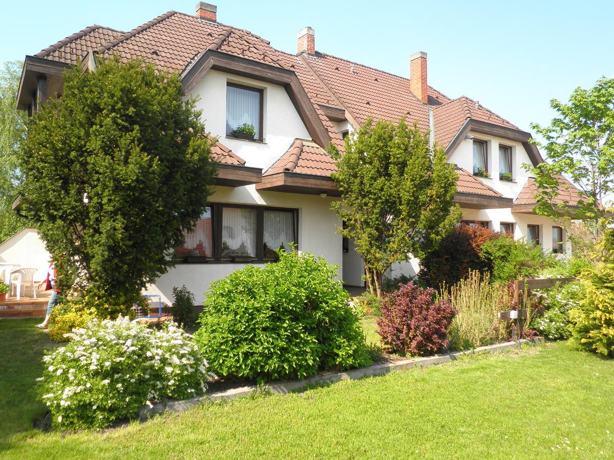 Gruendner Vendeghaz Bed & Breakfast Siófok Exterior foto